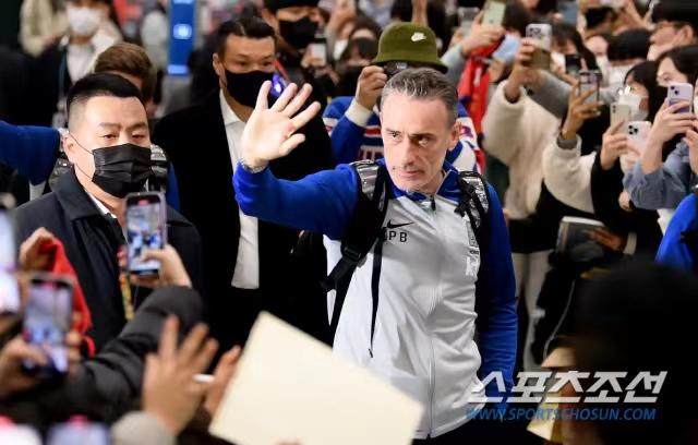 韩媒曝国足有意邀本托挂帅 可信吗？3重障碍摆面前